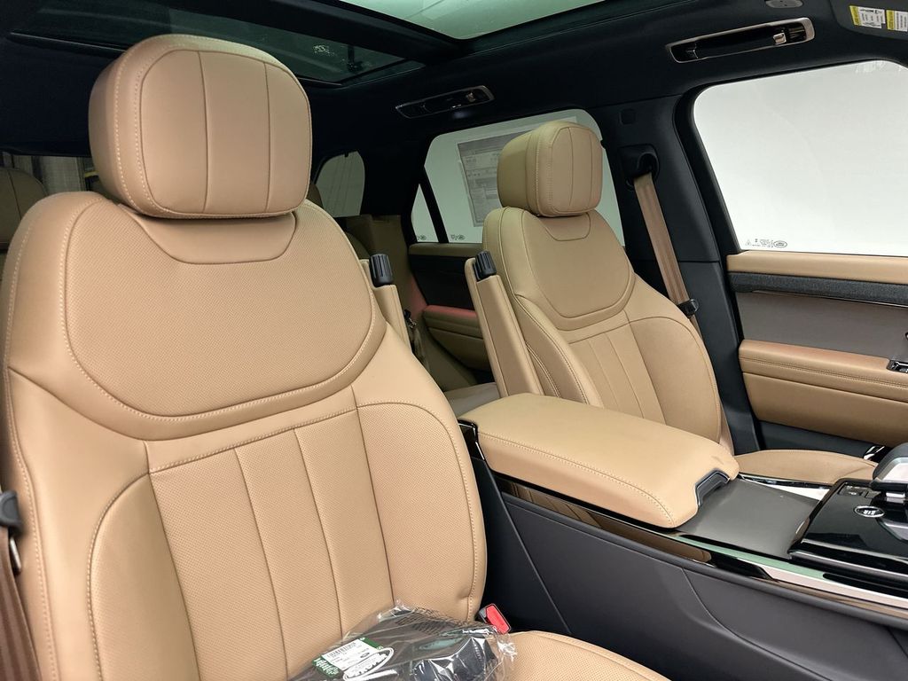 2025 Land Rover Range Rover Sport SE 6
