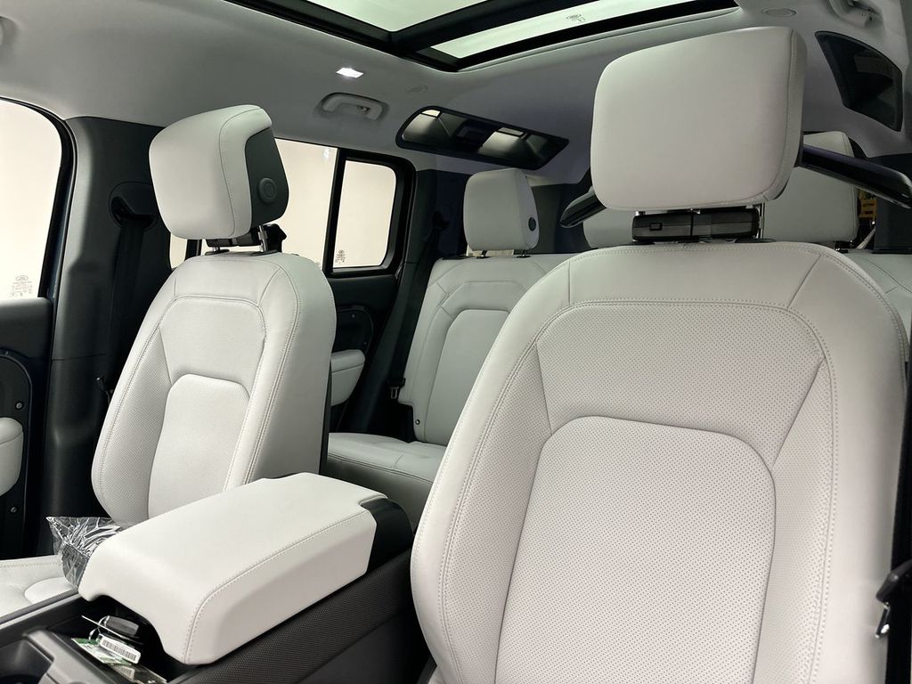 Thumbnail: 2026 Land Rover Defender - 10
