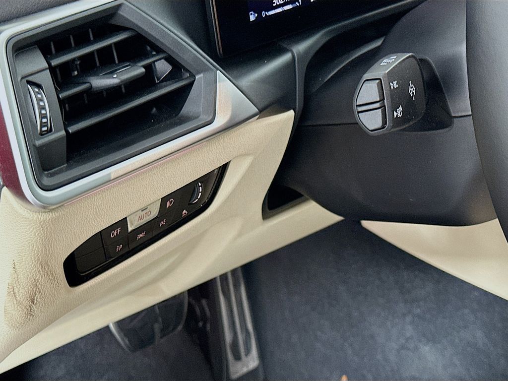 Thumbnail: 2023 BMW 3 Series - 10