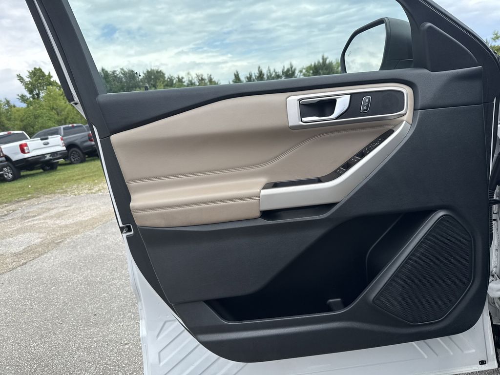 2021 Ford Explorer XLT - 9