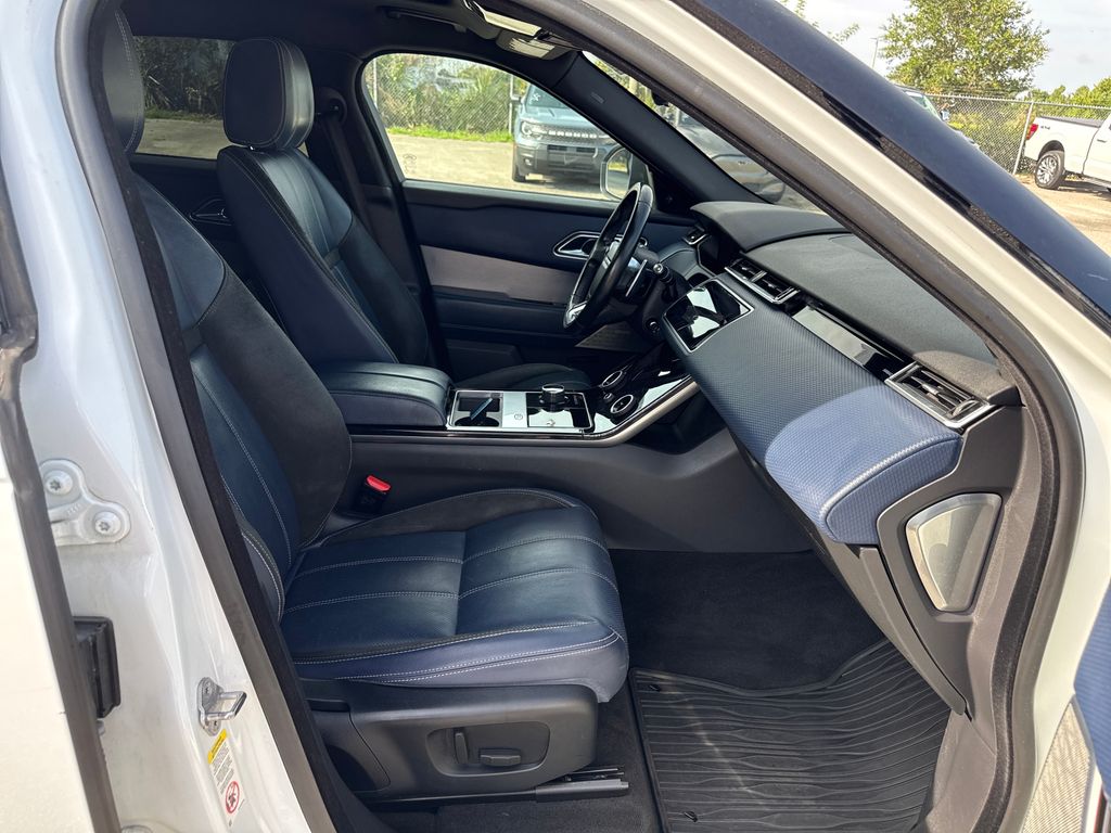 Used 2019  Land Rover SE R-Dynamic image 22
