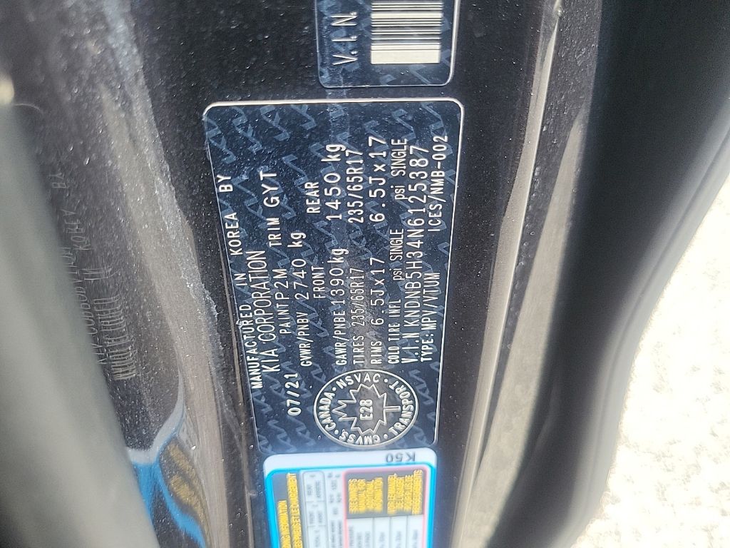 2022 Black Kia Carnival LX FWD Van