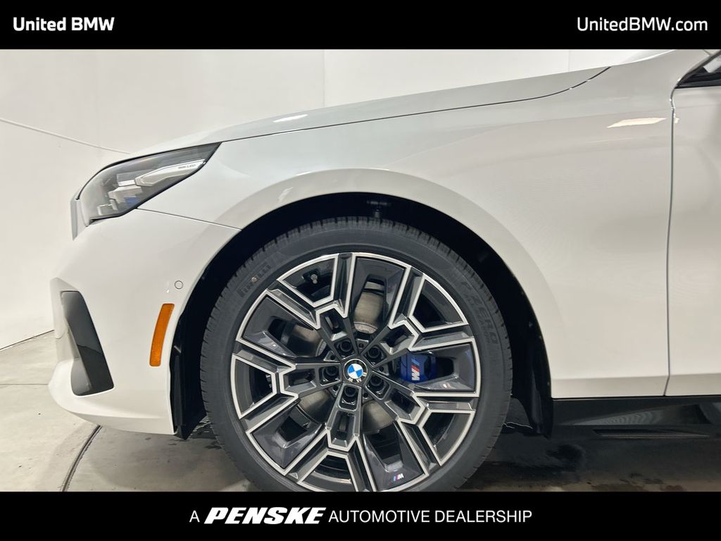 Thumbnail: 2026 BMW 5 Series - 10