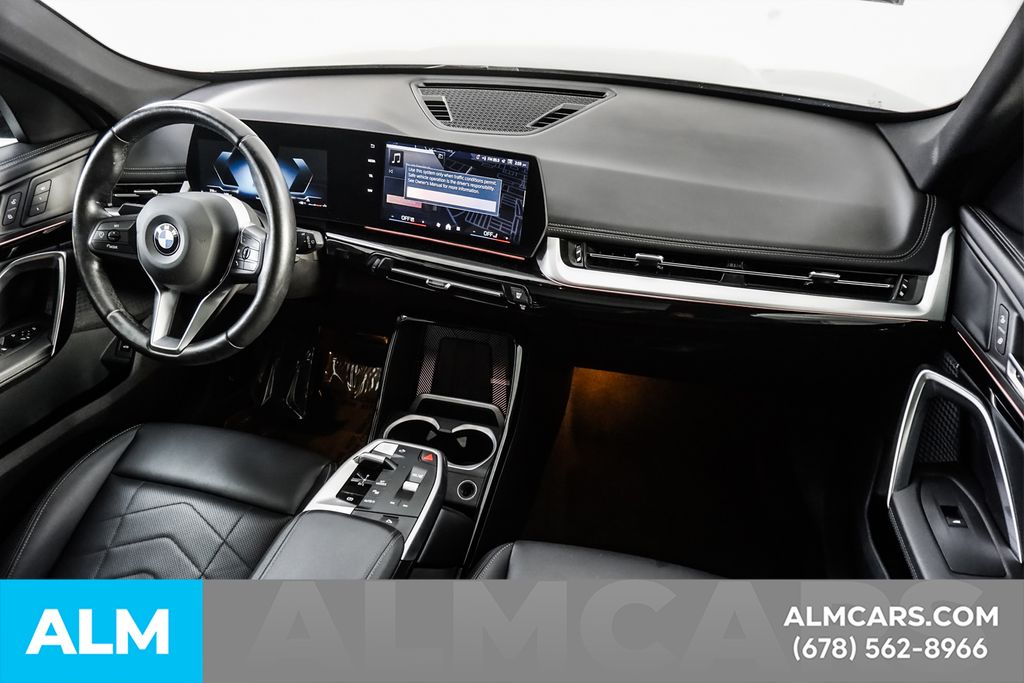 Used 2025 Black BMW xDrive28i image 21