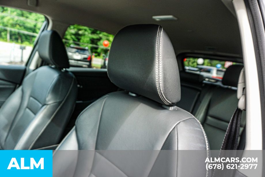 Used 2026 Black Nissan SL image 18