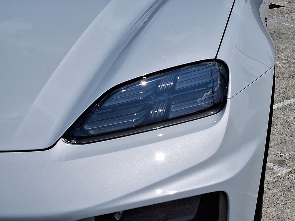 Thumbnail: 2025 Porsche Macan - 11