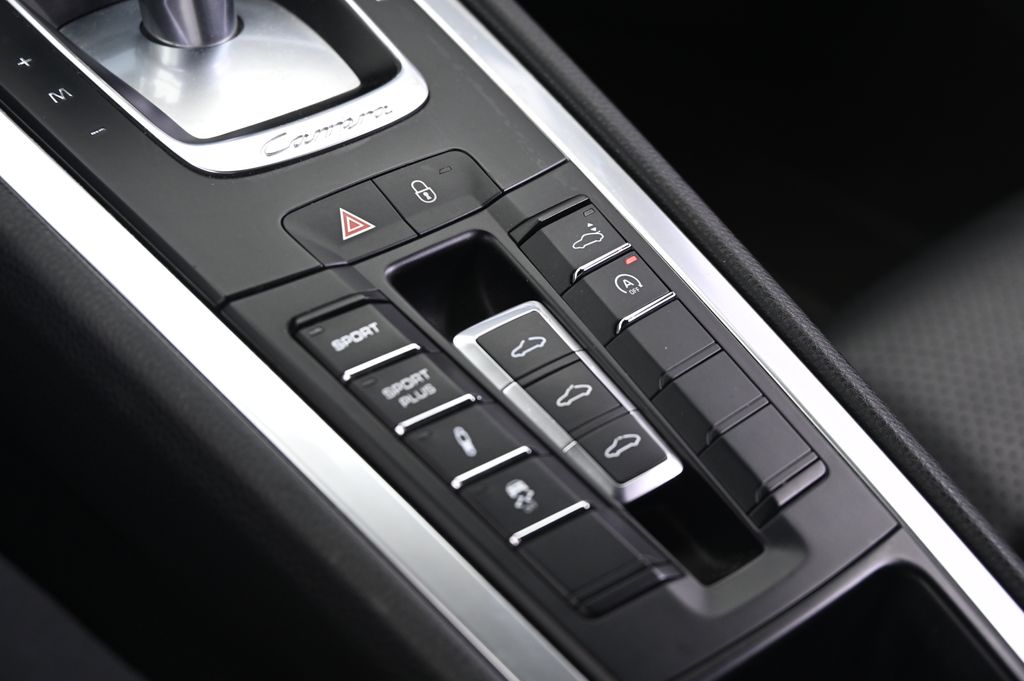 Thumbnail: 2013 Porsche 911 - 30
