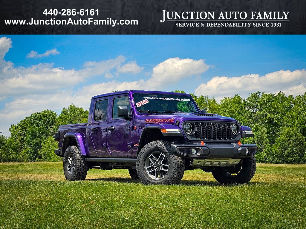 reign 2026 Jeep Gladiator Mojave Crew Cab 4WD Pickup Truck Four-Wheel Drive 8-Speed Automatic