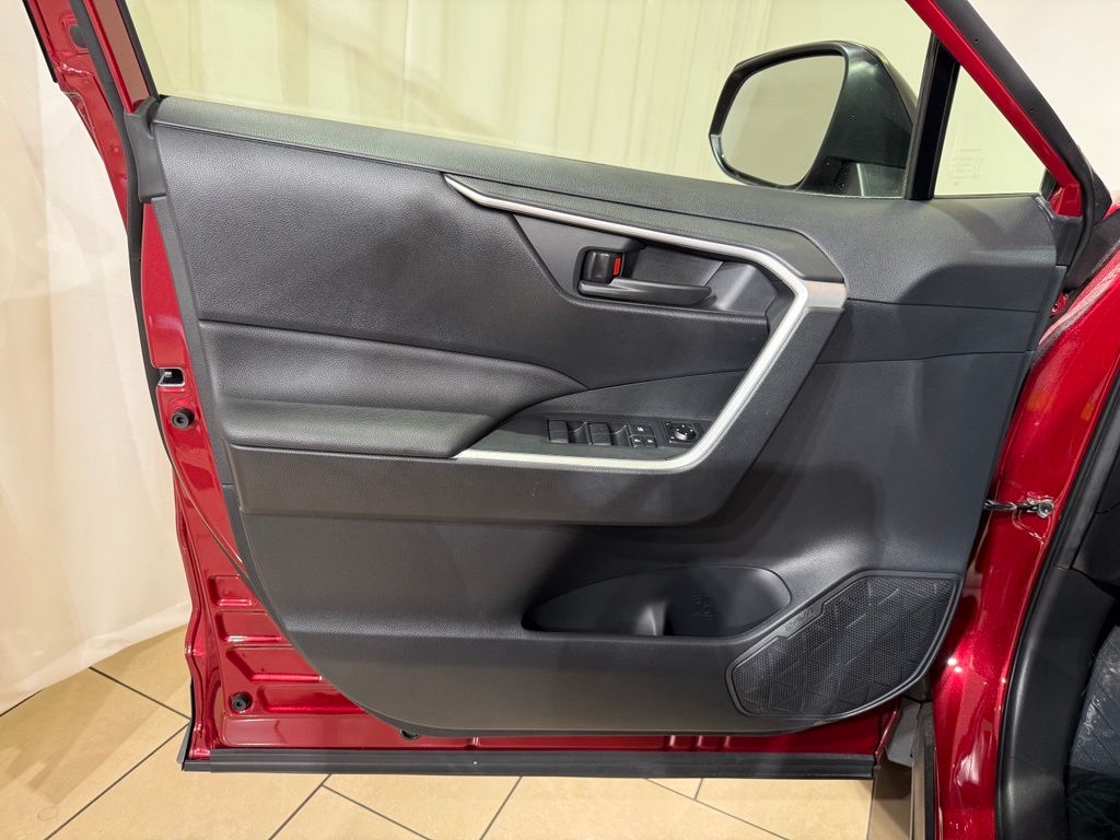 Thumbnail: 2023 Toyota RAV4 - 15