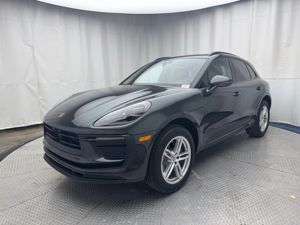 Thumbnail: 2025 Porsche Macan - 1