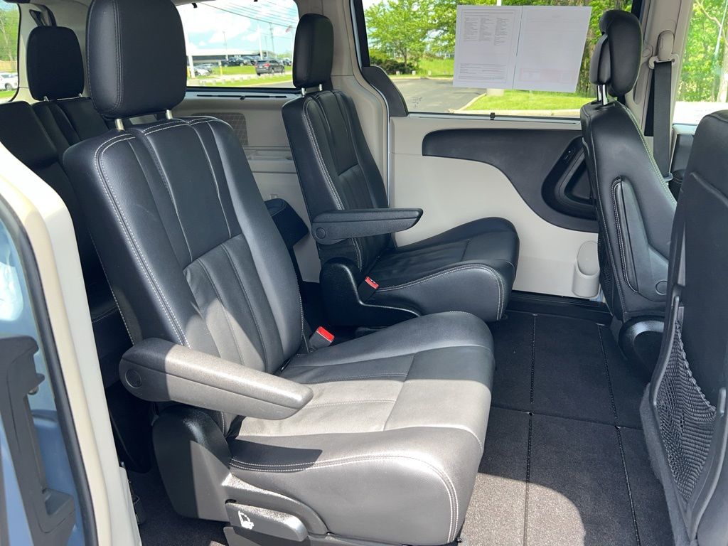 2013 Chrysler Town & Country Touring 20