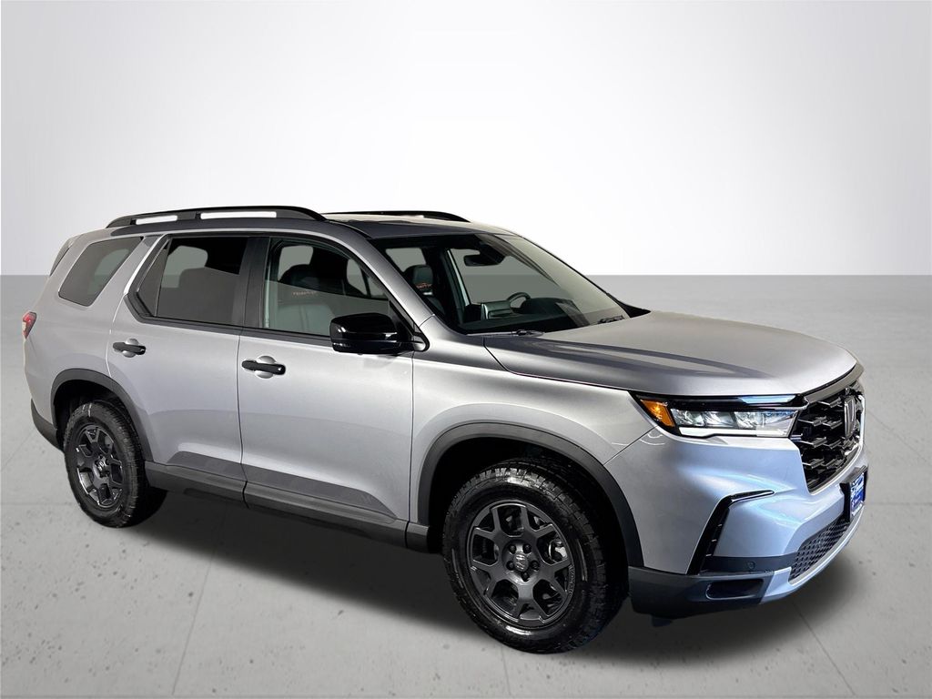 2025 Honda Pilot TrailSport photo 3