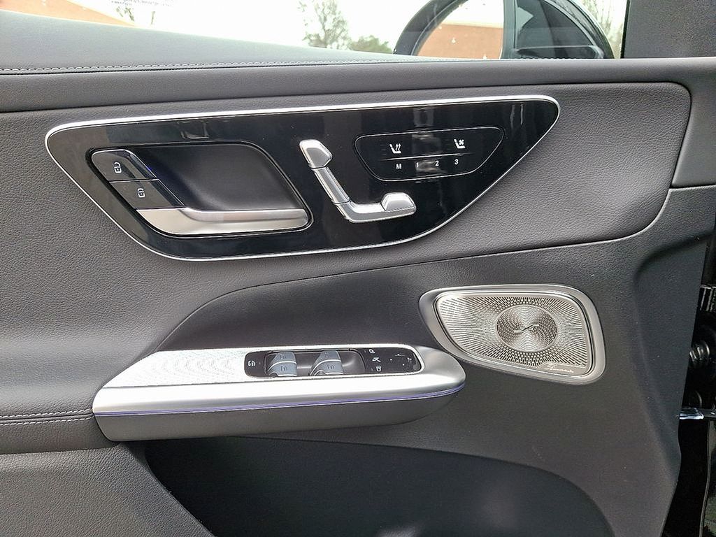 Thumbnail: 2025 Mercedes-Benz GLC - 8