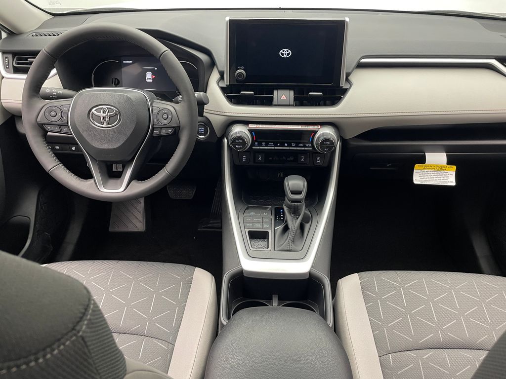 Thumbnail: 2025 Toyota RAV4 - 17