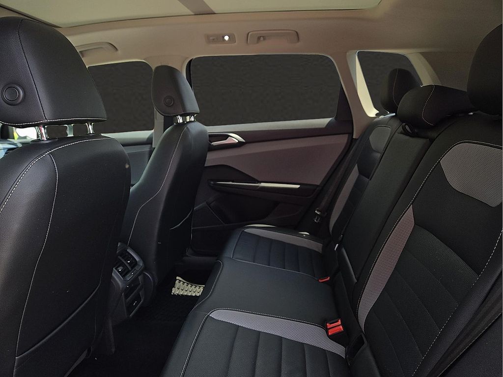 2022 Volkswagen Taos SEL - Photo 9