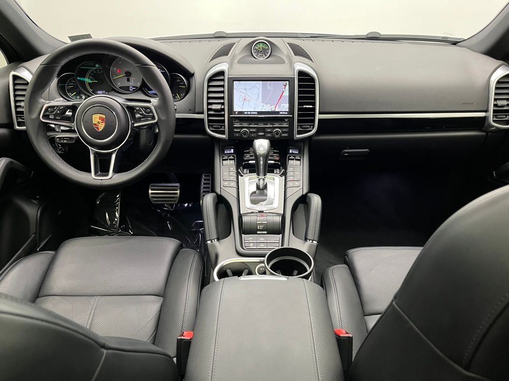 Thumbnail: 2015 Porsche Cayenne - 32