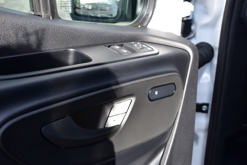 Thumbnail: 2025 Mercedes-Benz Sprinter - 10