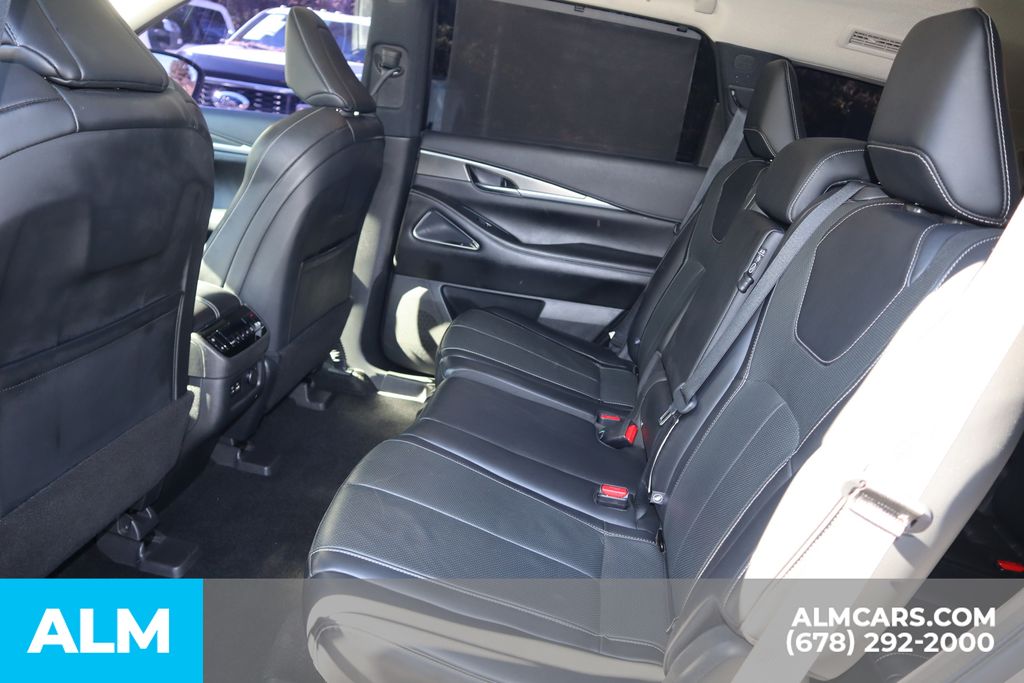 Used 2022 Silver INFINITI LUXE image 19
