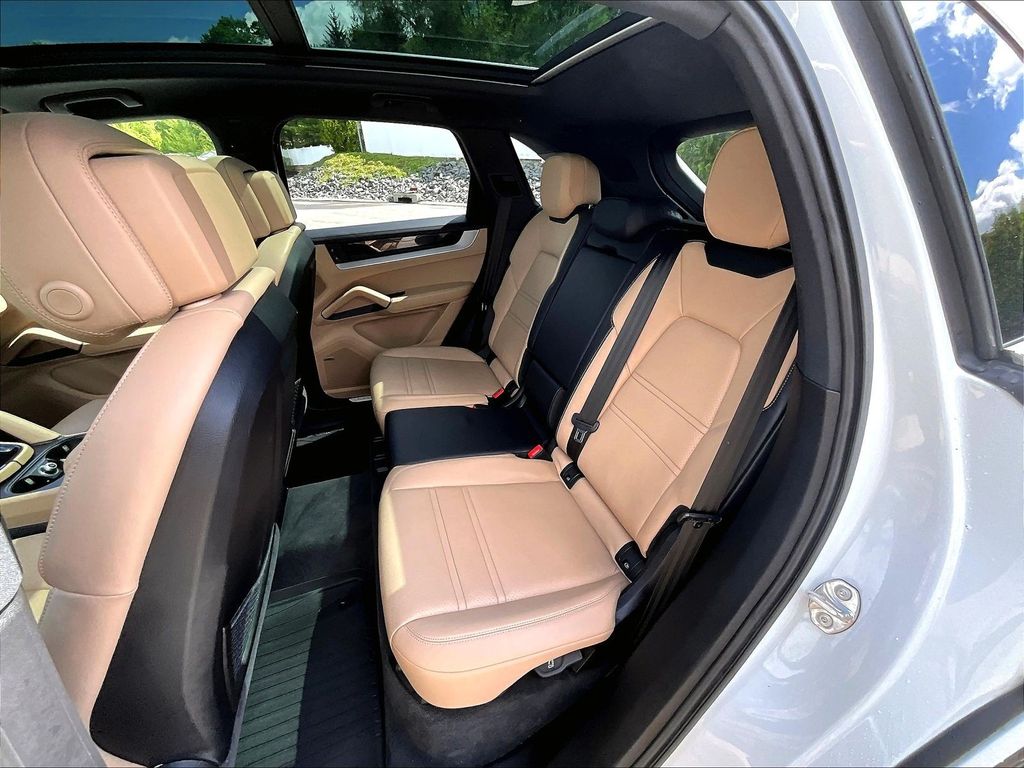 2024 Porsche Cayenne — photo 15