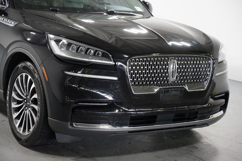 Thumbnail: 2023 Lincoln Aviator - 4