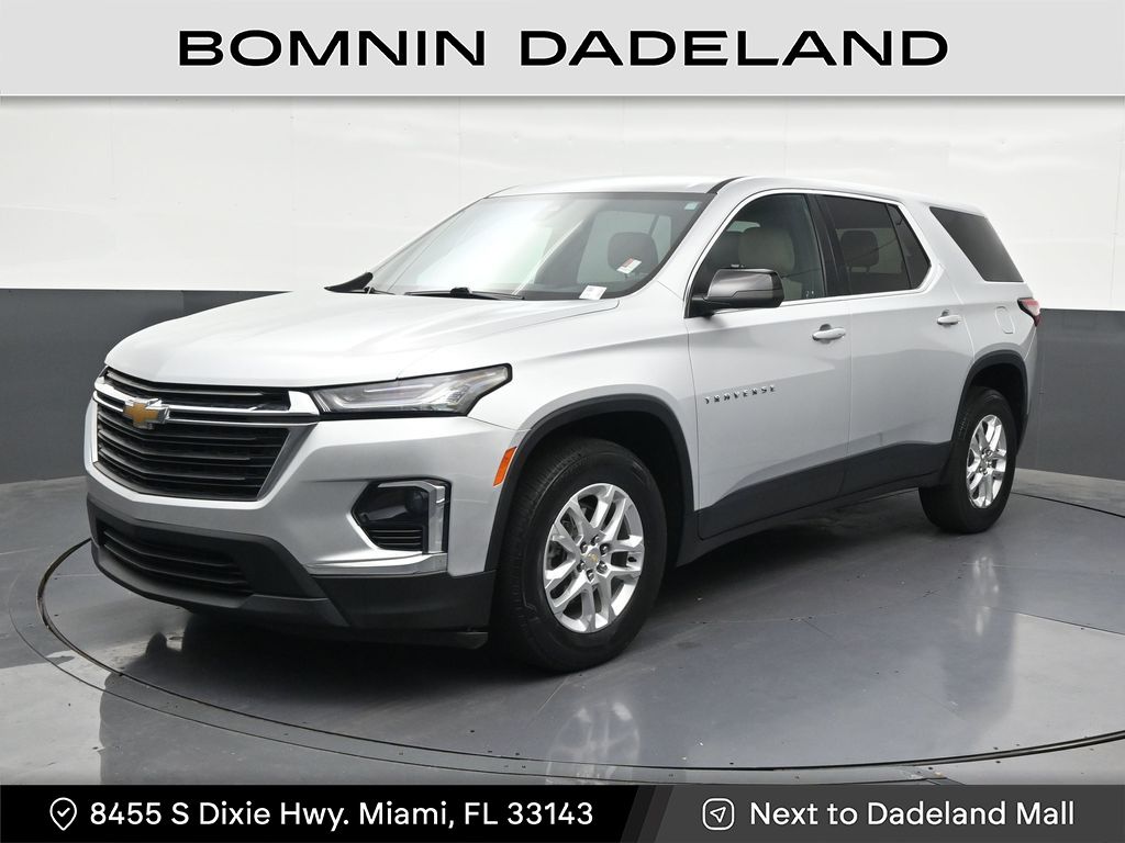Silver Ice Metallic 2022 Chevrolet Traverse SUV / Crossover Front-Wheel Drive 9-Speed Automatic