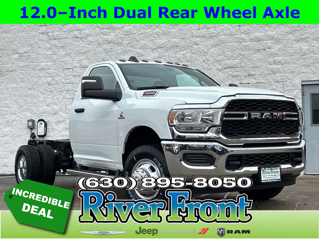 2024 RAM 3500 Chassis Tradesman Regular Cab DRW 4WD