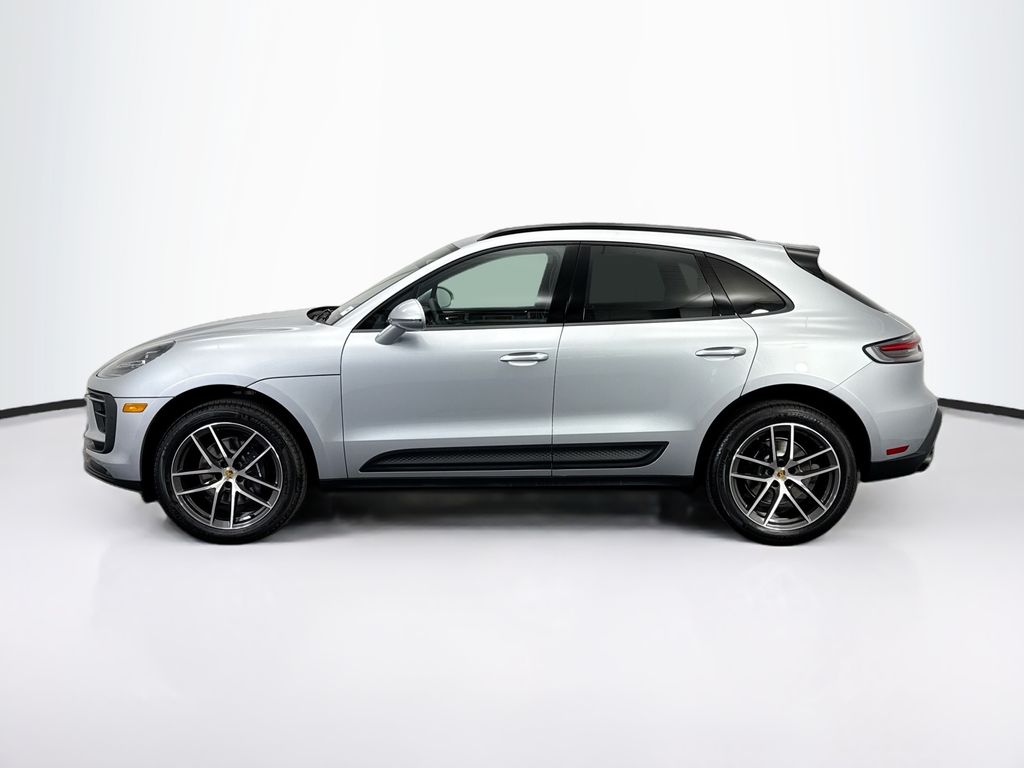 Thumbnail: 2026 Porsche Macan - 2