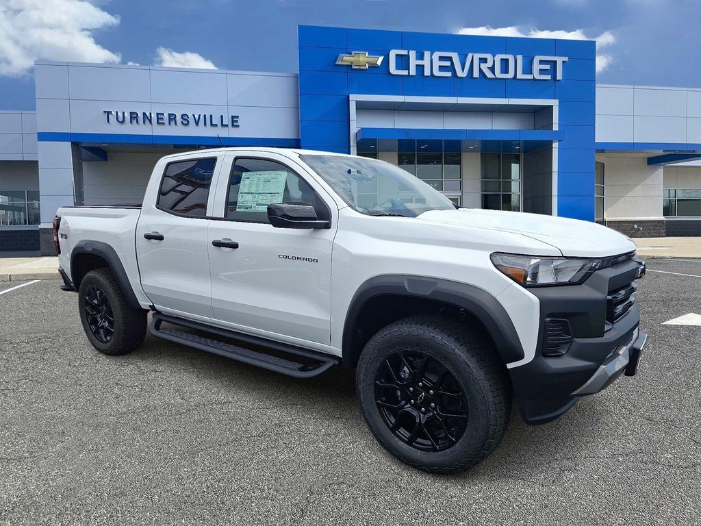 Thumbnail: 2026 Chevrolet Colorado - 2