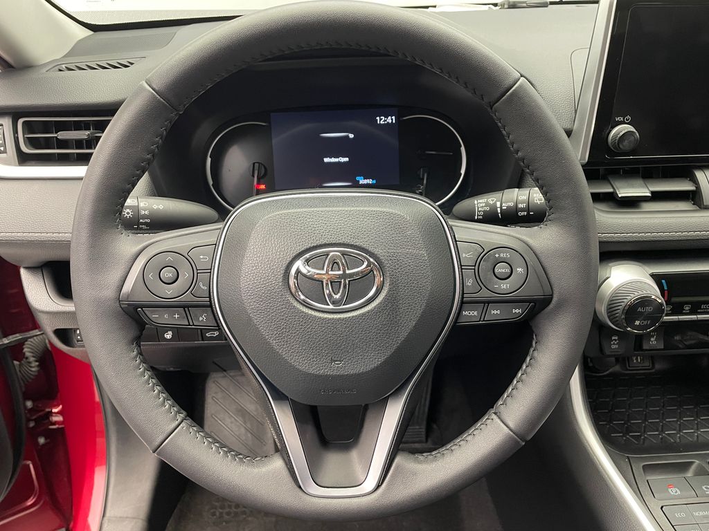 2023 Toyota RAV4 XLE 21