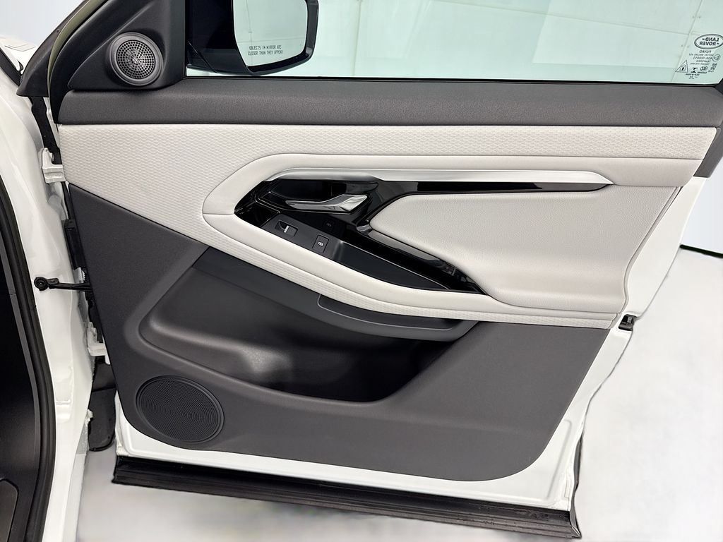 Thumbnail: 2023 Land Rover Range Rover Evoque - 24