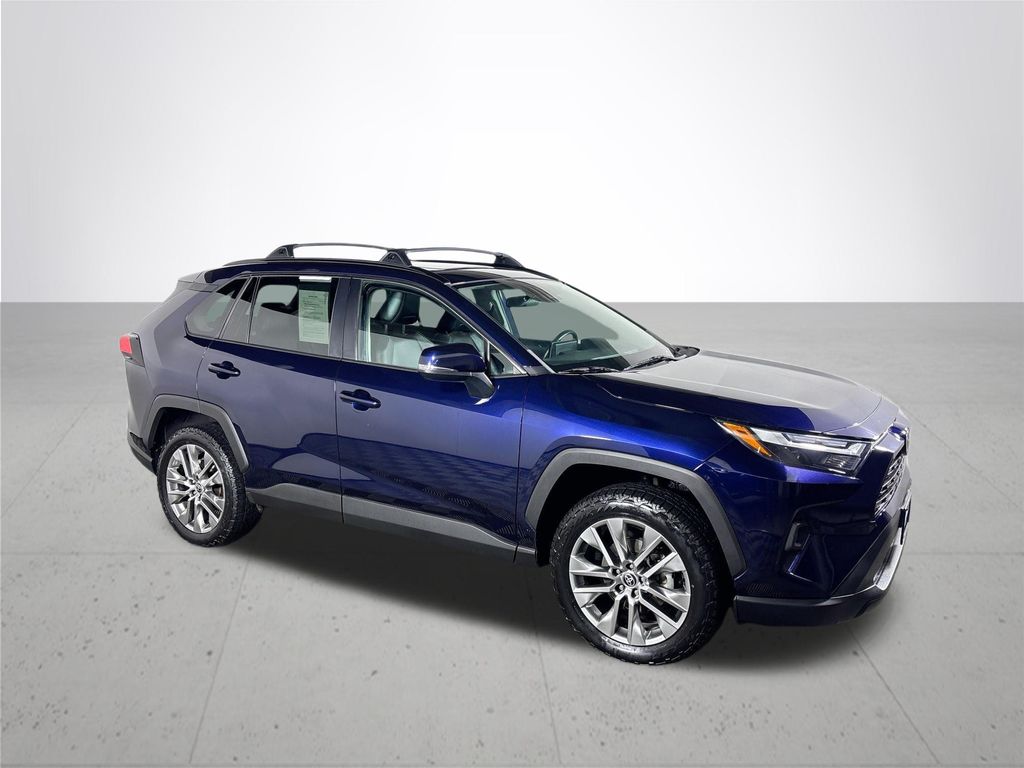 2022 Toyota RAV4 XLE Premium photo 2