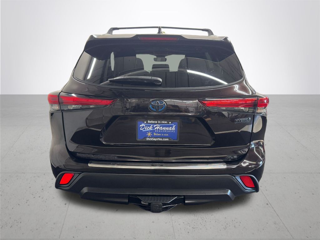 2022 Toyota Highlander Hybrid XLE