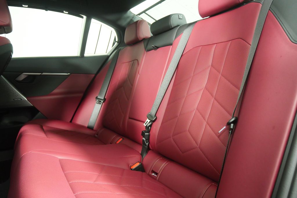 Thumbnail: 2025 BMW 5 Series - 16