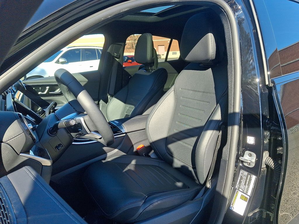 Thumbnail: 2025 Mercedes-Benz GLC - 13