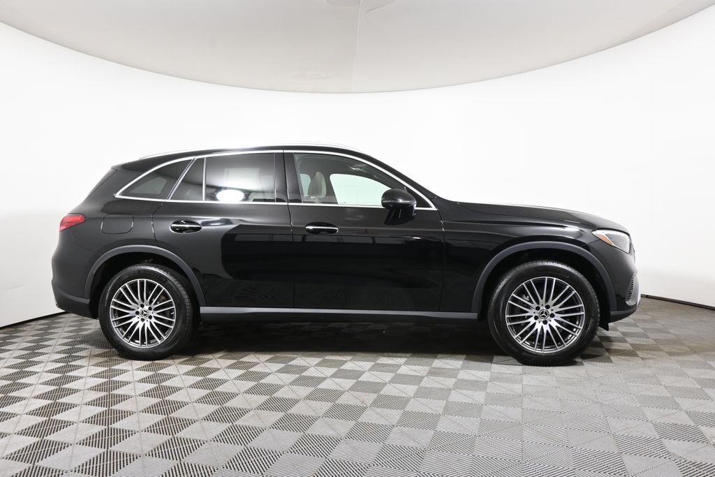 Thumbnail: 2024 Mercedes-Benz GLC - 8