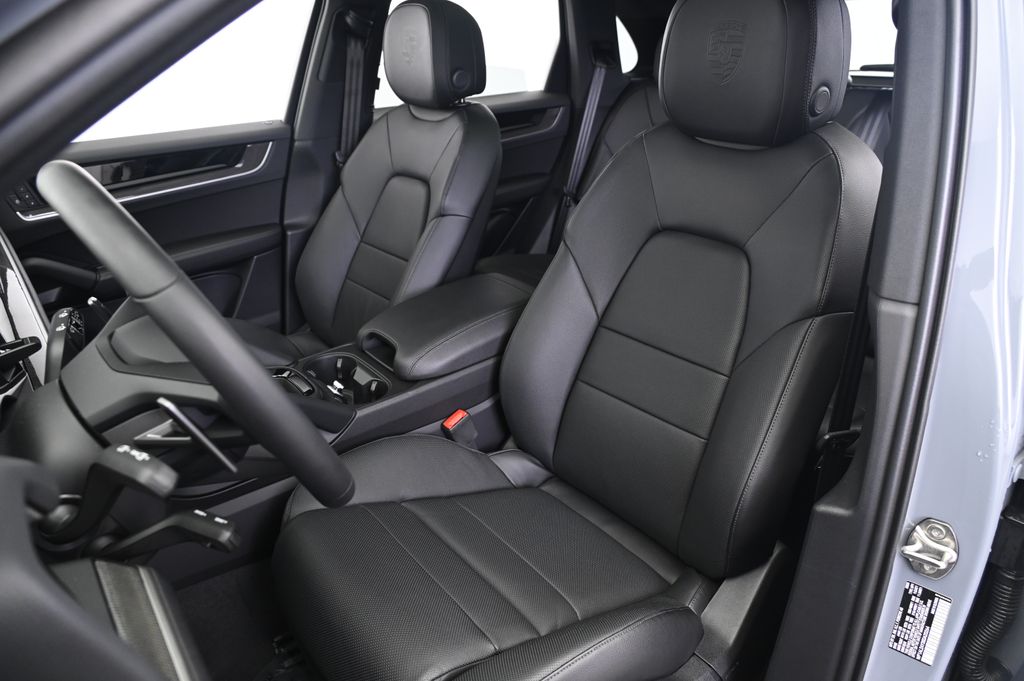 Thumbnail: 2025 Porsche Cayenne - 5