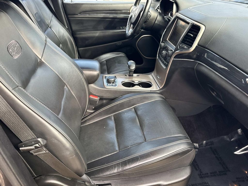 Thumbnail: 2015 Jeep Grand Cherokee - 21