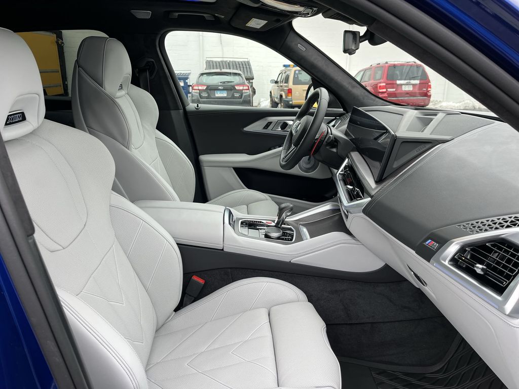 Thumbnail: 2026 BMW XM - 23