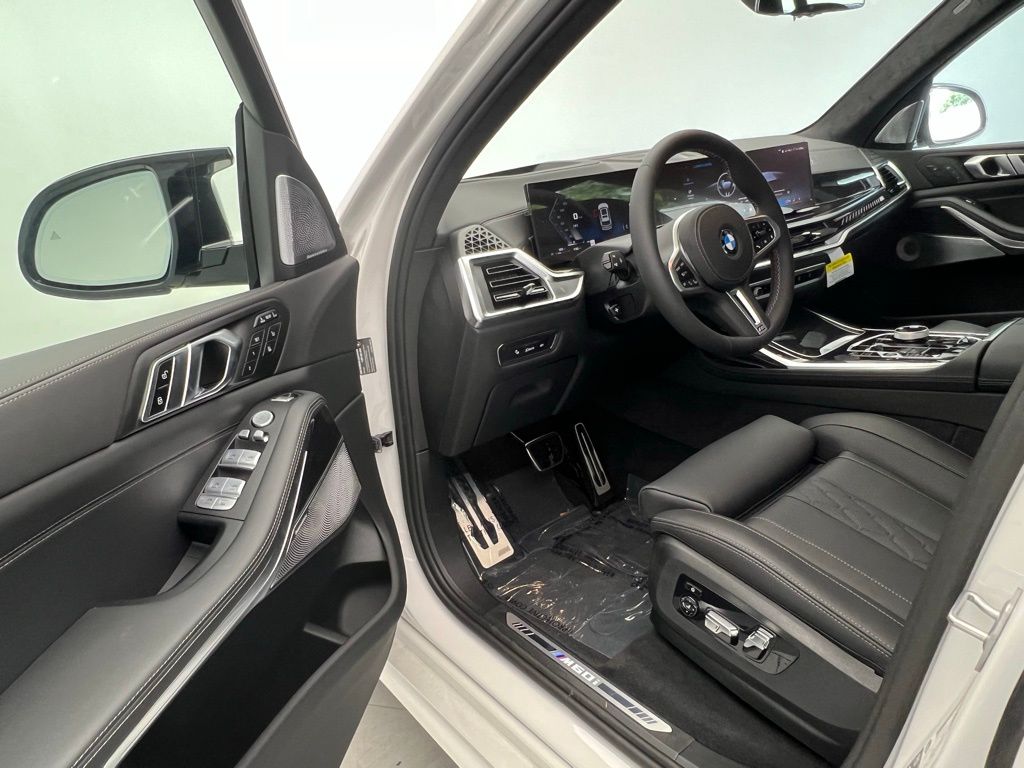 Thumbnail: 2025 BMW X7 - 24