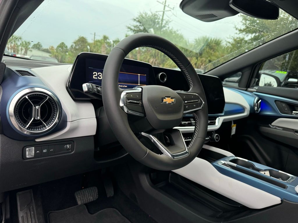 2024 Chevrolet Equinox EV LT 26