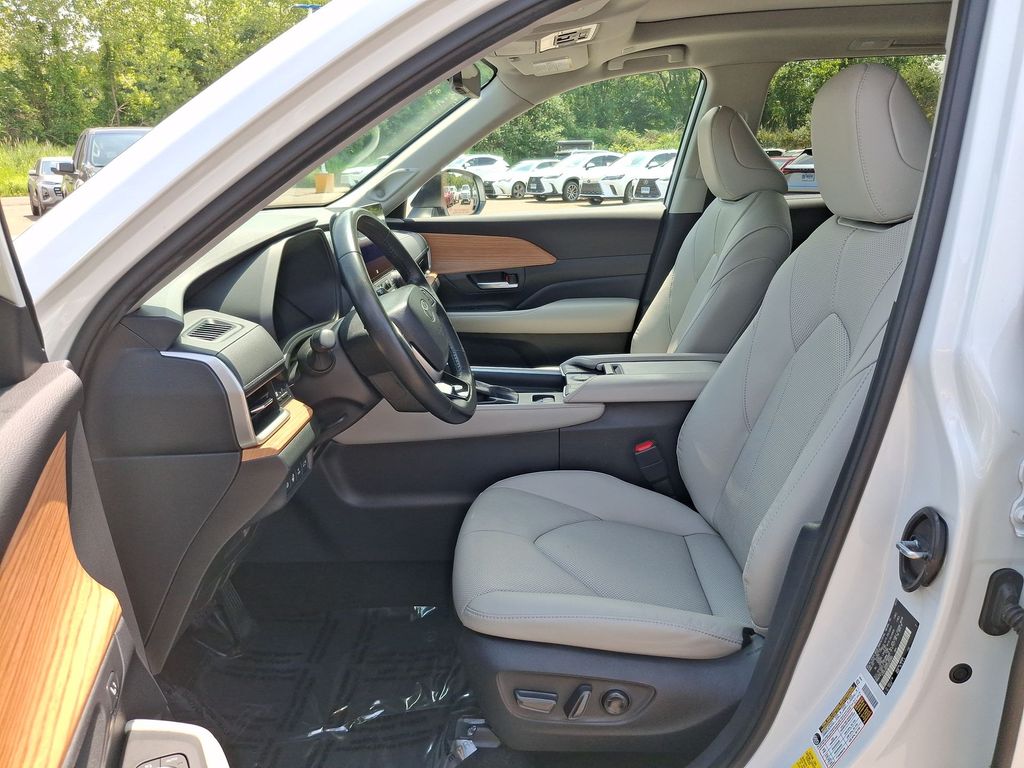 Used 2025 Toyota Grand Highlander Hybrid SUV