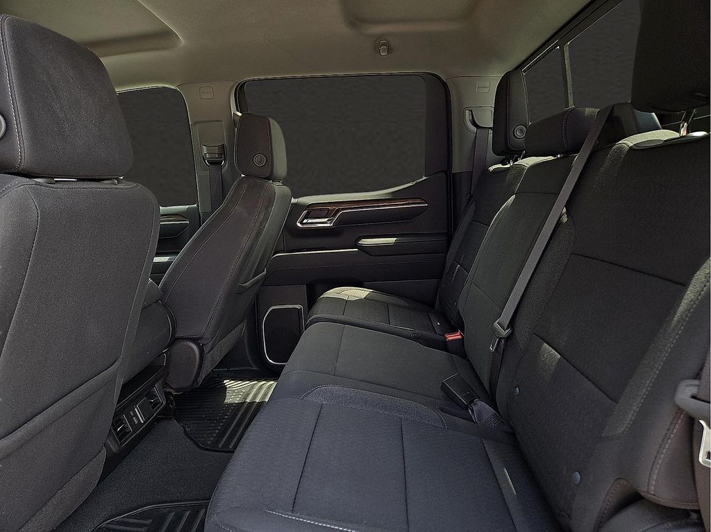 2023 Chevrolet Silverado 1500 LT - Photo 8