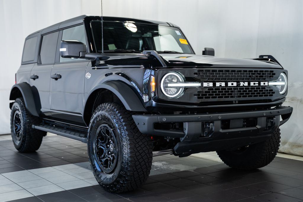 Shadow Black 2024 Ford Bronco SUV / Crossover Four-Wheel Drive Automatic