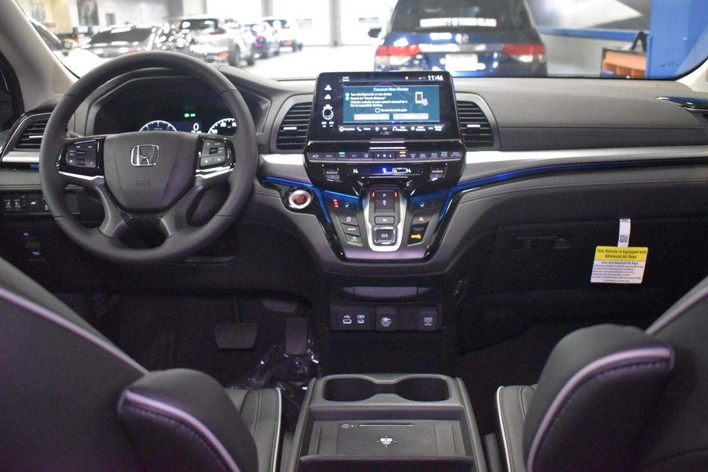 2025 Honda Odyssey Touring 10