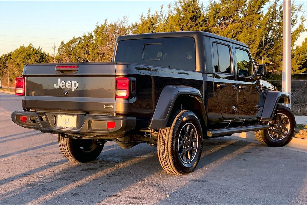 2022 Jeep Gladiator Overland 13