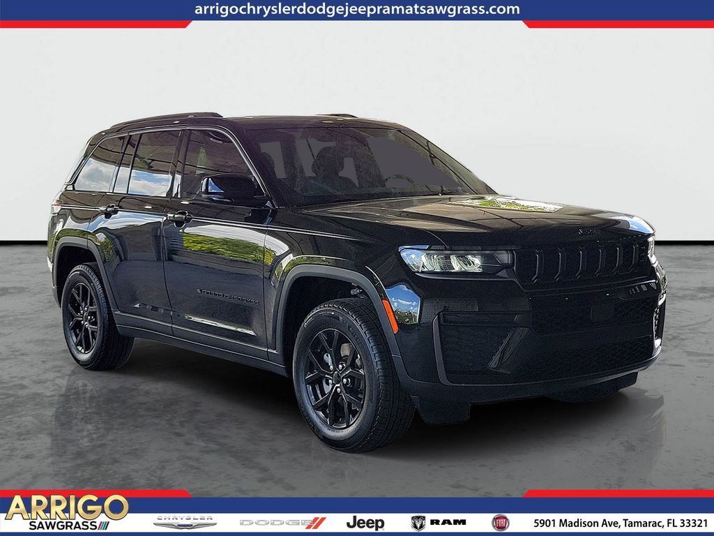 2026 Jeep Grand Cherokee Laredo