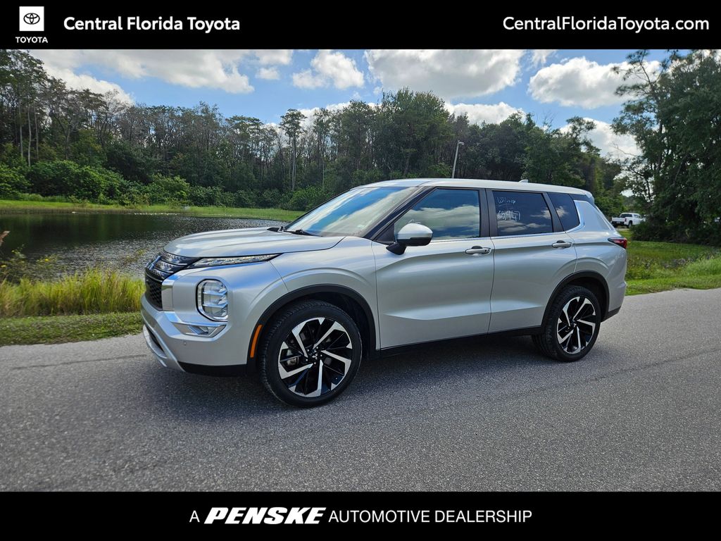 Thumbnail: 2023 Mitsubishi Outlander - 1