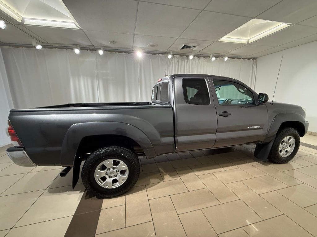 Thumbnail: 2015 Toyota Tacoma - 6