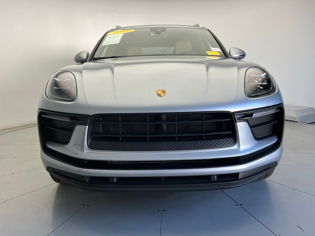 Thumbnail: 2022 Porsche Macan - 25