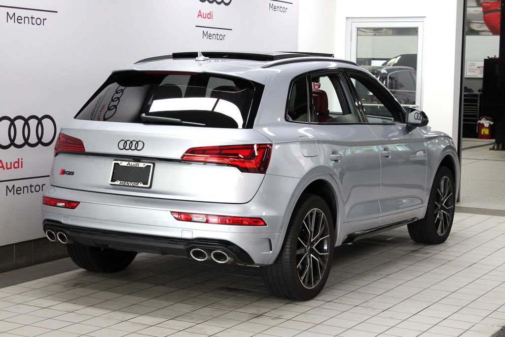Thumbnail: 2021 Audi SQ5 - 6